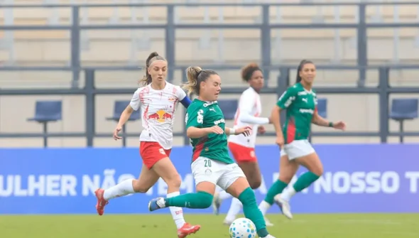 Palmeiras vence Bragantino e dorme na liderança do Brasileiro Feminino