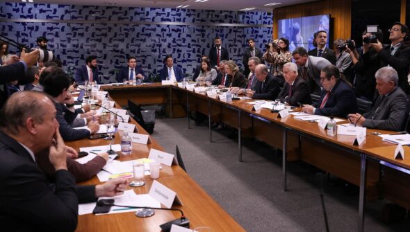 Câmara: governo retira urgência do fim da escala 6×1 e destrava pauta