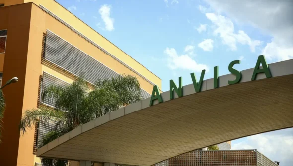 Anvisa suspende lote de medicamentos para hipertensão e câncer de mama