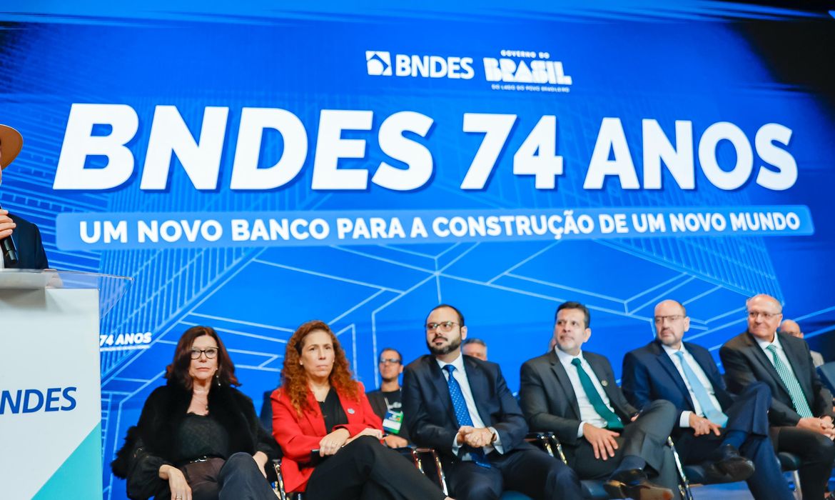 OAB Barro Preto - Confiança dos técnicos impulsiona bons resultados do BNDES, diz Lula