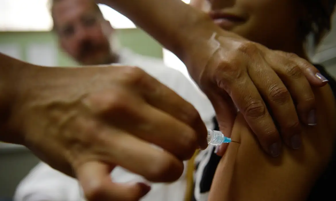 OAB Barro Preto - Vacinação de adolescentes de 15 a 19 anos contra o HPV é prorrogada