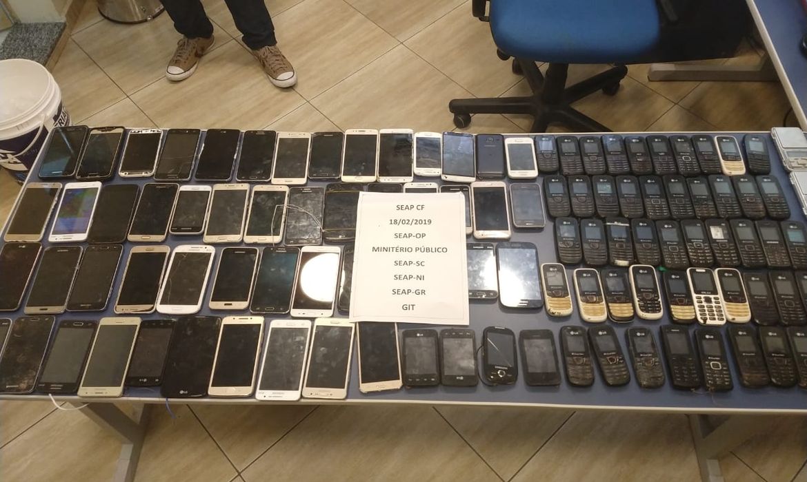 OAB Barro Preto - Governo publica banco para reunir dados de celulares roubados