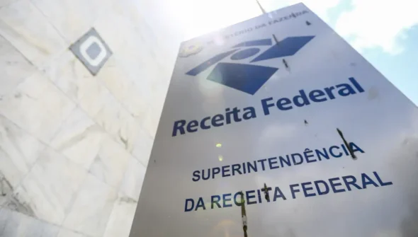 Receita paga lote especial de restituição automática em julho