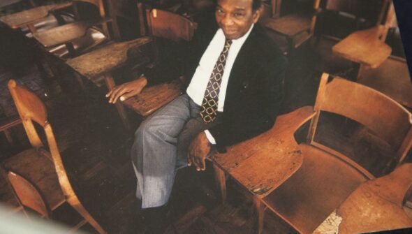 Acervo da USP revela novas faces do pensador negro Milton Santos