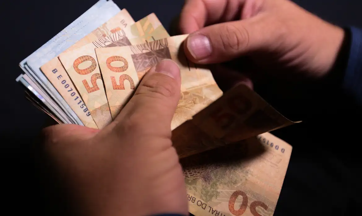 OAB Barro Preto - Caixa começa a pagar Bolsa Família de junho