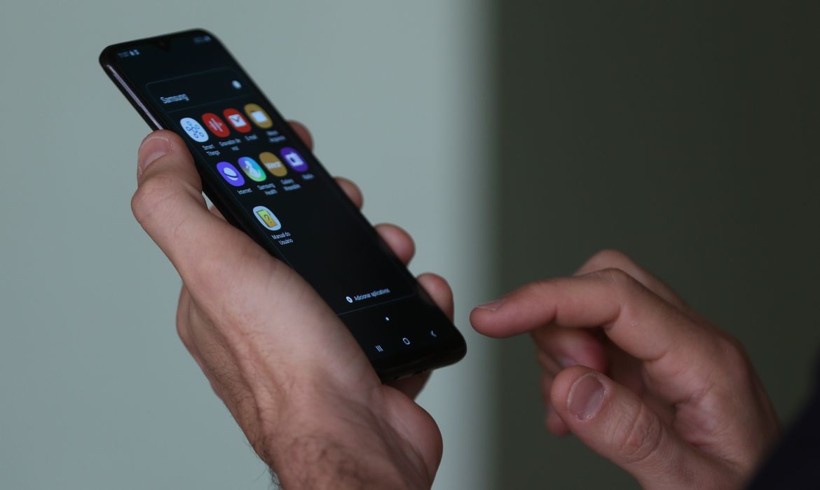 OAB Barro Preto - Cabos colocados em rios no Norte levam internet a 6 milhões de pessoas