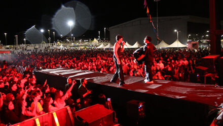 Com show de Léo Foguete, 1º Arraiá da Lagoa atrai milhares e encerra com chave de ouro