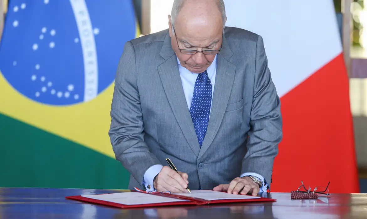 OAB Barro Preto - Itamaraty alerta para risco de EUA usar força militar no Brasil