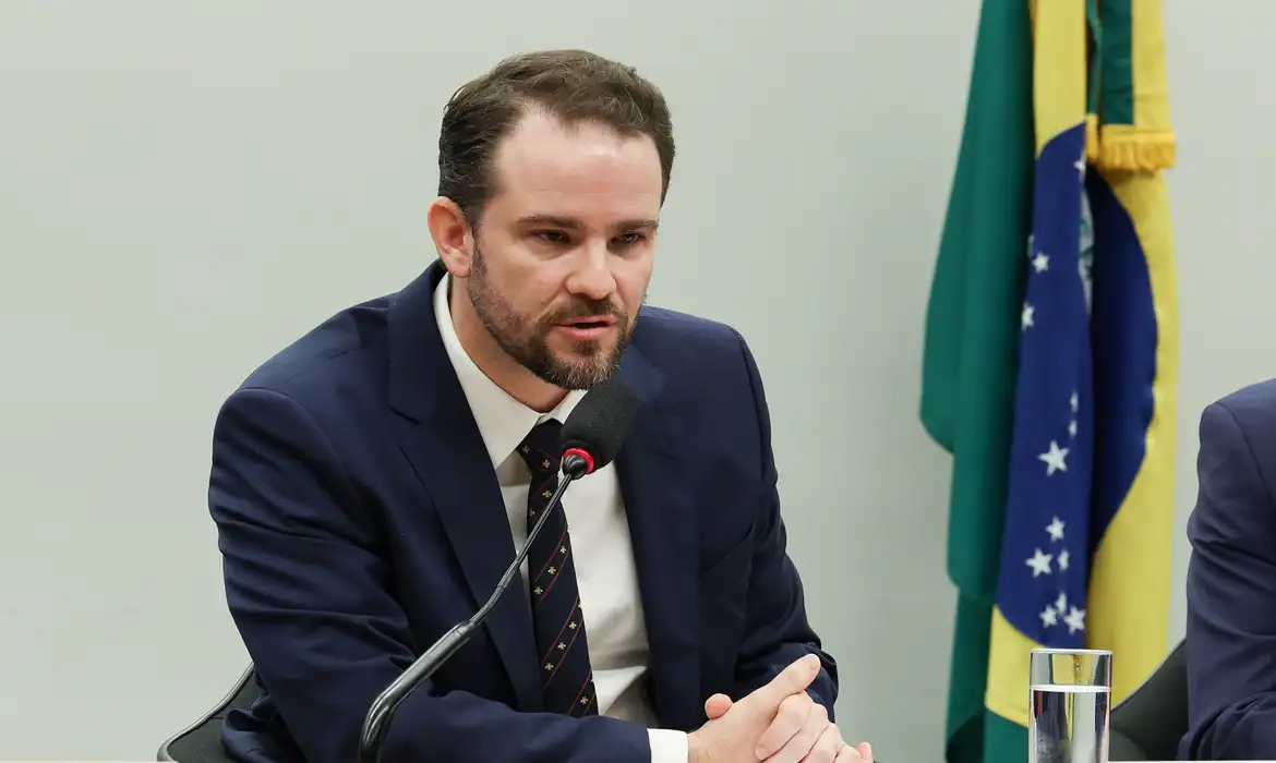 OAB Barro Preto - Durigan: dívida do Brasil é menor do que a de grandes economias