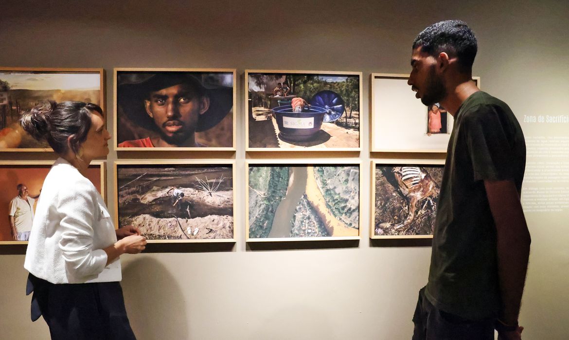 OAB Barro Preto - Rio recebe exposição sobre corrida mineral no Vale do Jequitinhonha