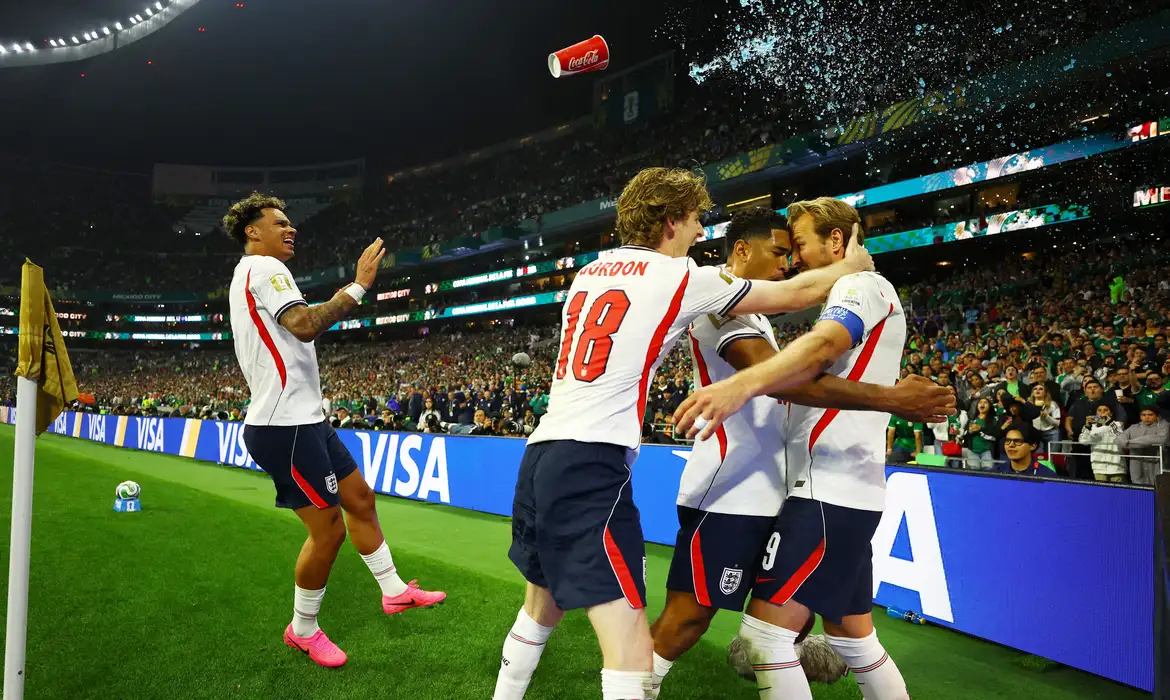 OAB Barro Preto - Com um a menos, Inglaterra derruba México no Azteca e segue na Copa