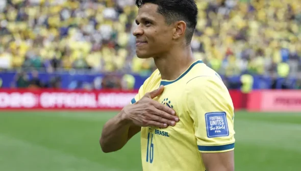 Douglas Santos traz vivência do ouro olímpico para buscar o hexa