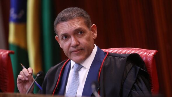 TSE terá outra reunião com embaixadores para explicar urna eletrônica