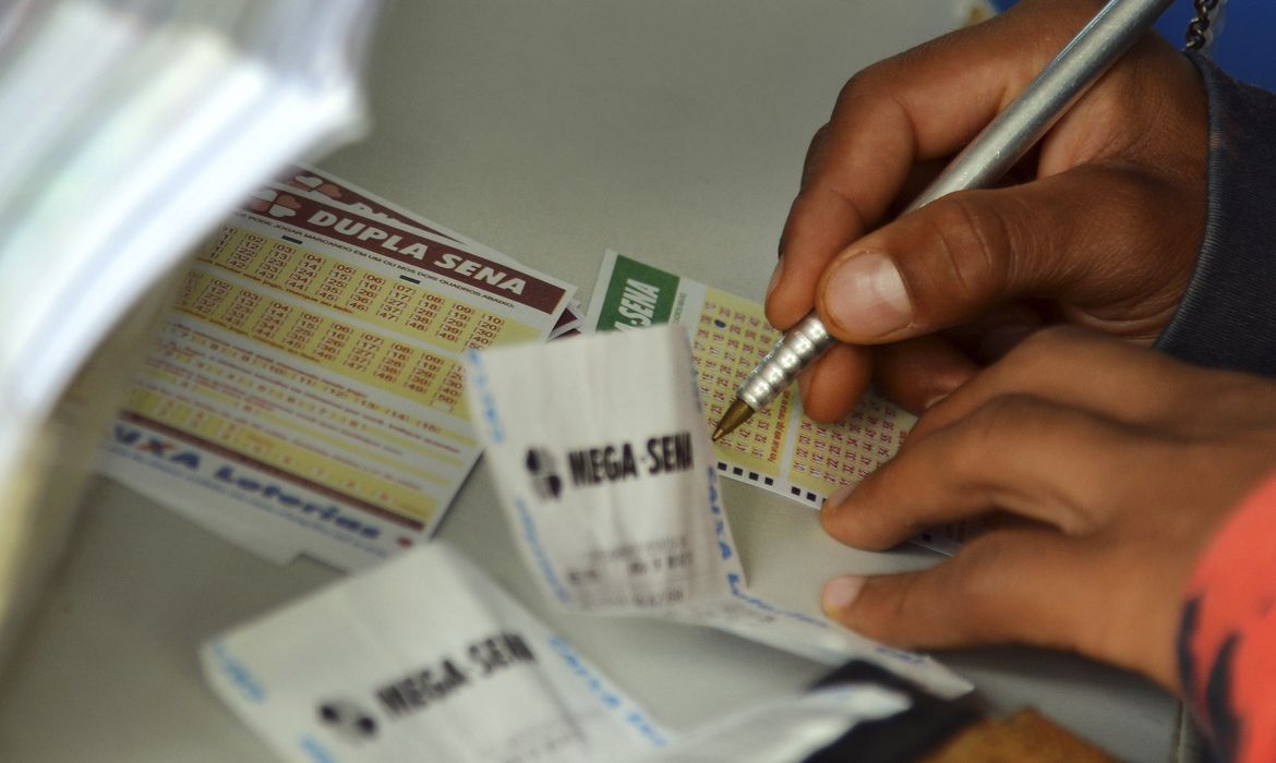 OAB Barro Preto - Mega-Sena acumula novamente e prêmio principal vai para R$ 45 milhões