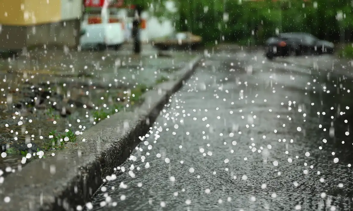 OAB Barro Preto - Tempestades e granizo atingem Rio Grande do Sul