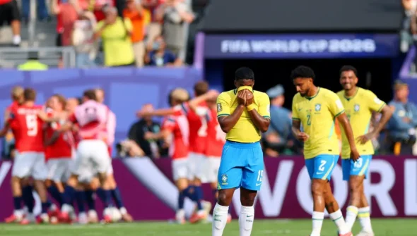 Com críticas, adeus do Brasil à Copa estampa jornais mundo afora