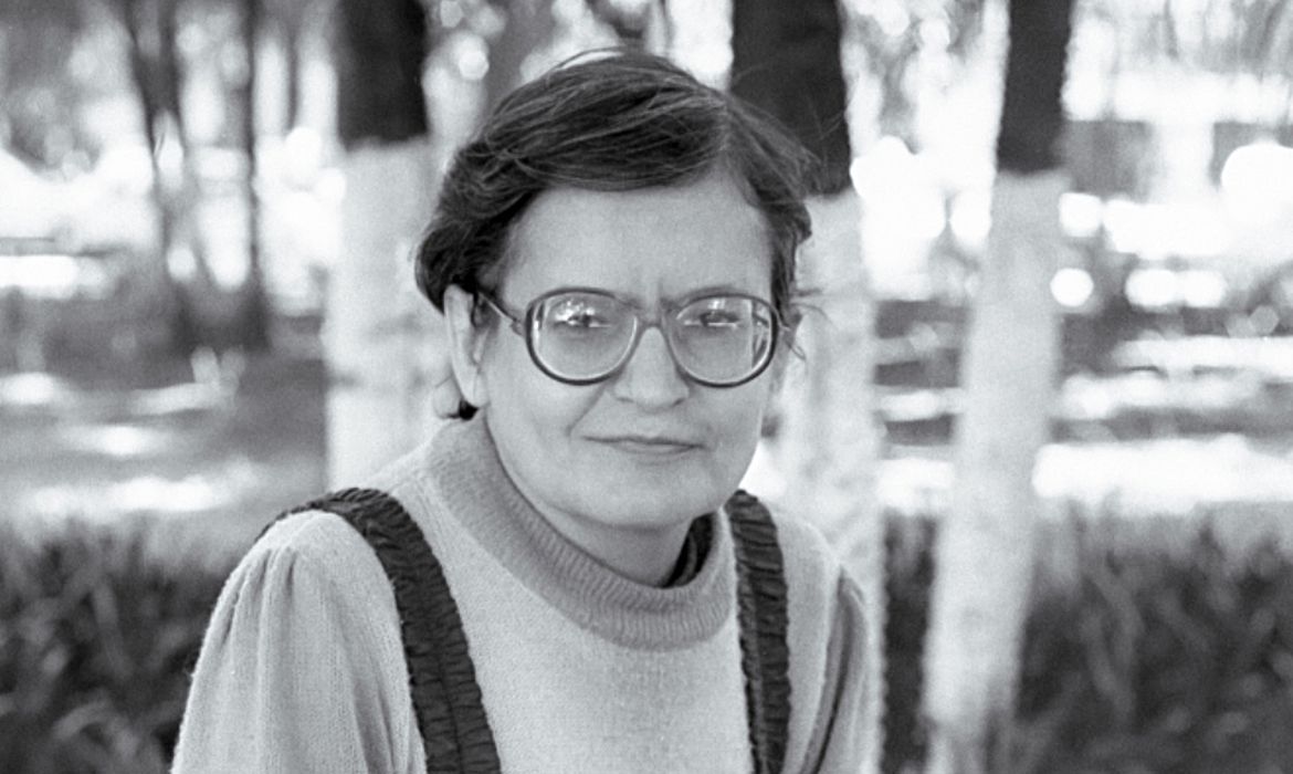 OAB Barro Preto - Orides Fontela: a radicalidade de uma vida dedicada à poesia