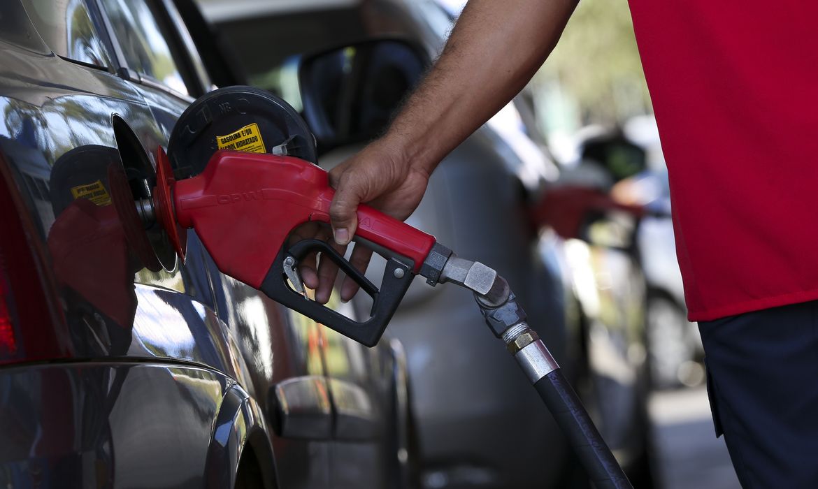 OAB Barro Preto - Governo adia reunião que pode aumentar etanol na gasolina para 32%