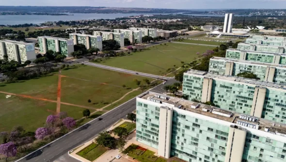 Governo nomeia 500 aprovados no CNU para carreiras transversais