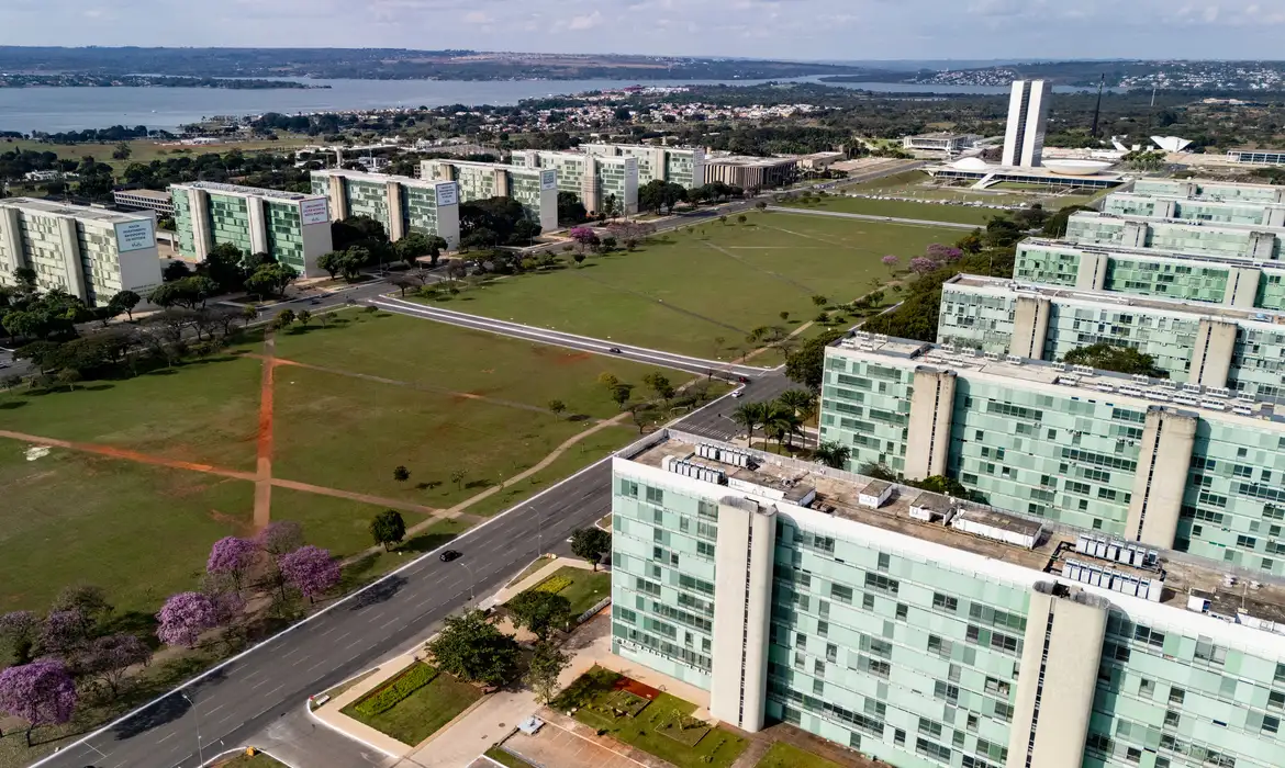 OAB Barro Preto - Governo nomeia 500 aprovados no CNU para carreiras transversais