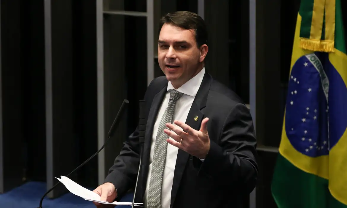 OAB Barro Preto - PGR pede que Flávio Bolsonaro seja ouvido por calúnia contra Lula