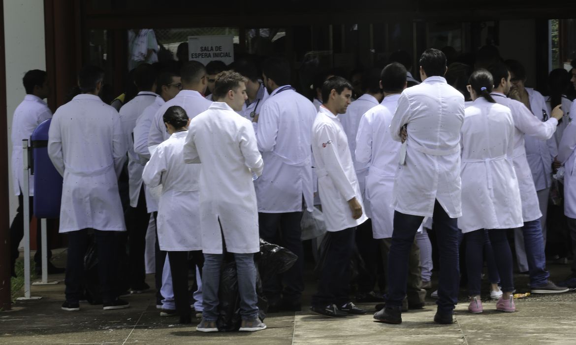 OAB Barro Preto - Enare: inscrição para residência médica com pré-requisito segue até 4ª