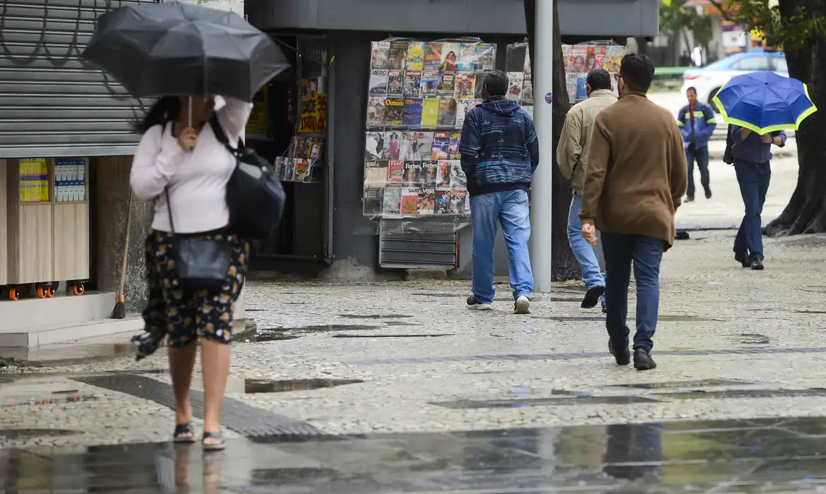 OAB Barro Preto - Marinha emite alerta de ressaca no Rio com ondas de 2,5 metros