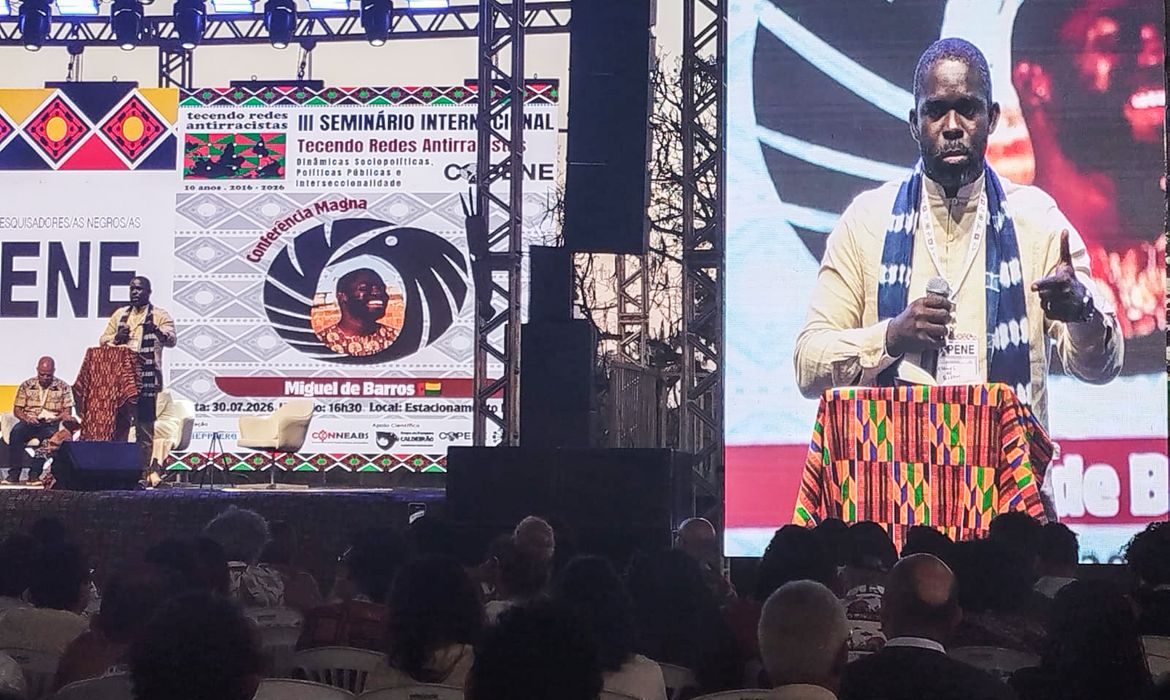 OAB Barro Preto - Sociólogo africano diz que Brasil é atacado por causa de terras raras