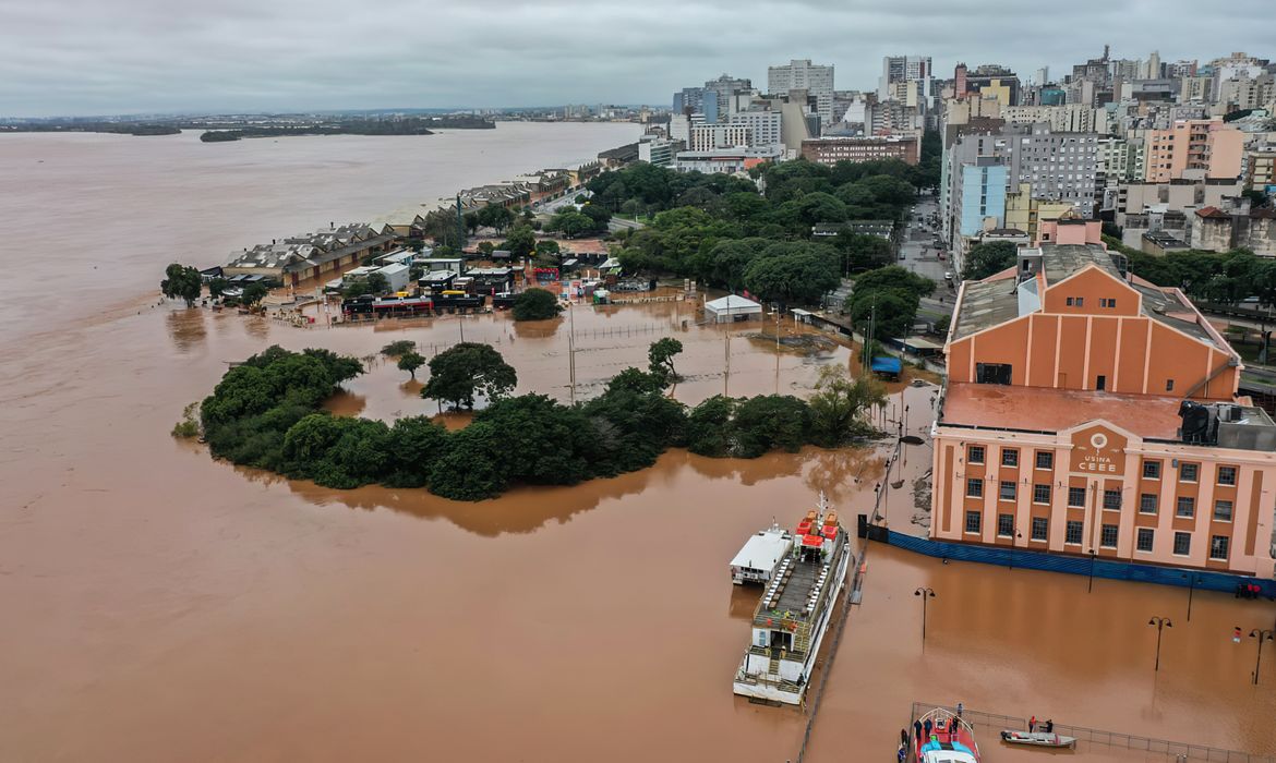 OAB Barro Preto - Rio Guaíba se aproxima da cota de alerta em Porto Alegre