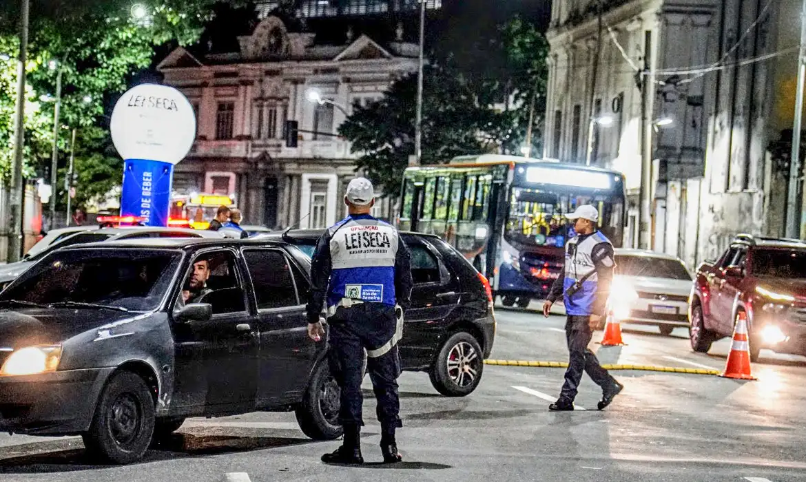 OAB Barro Preto - Operação Lei Seca promove ações educativas durante jogo do Brasil