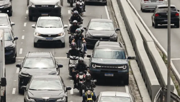 Justiça manda prefeitura de São Paulo liberar Uber Moto