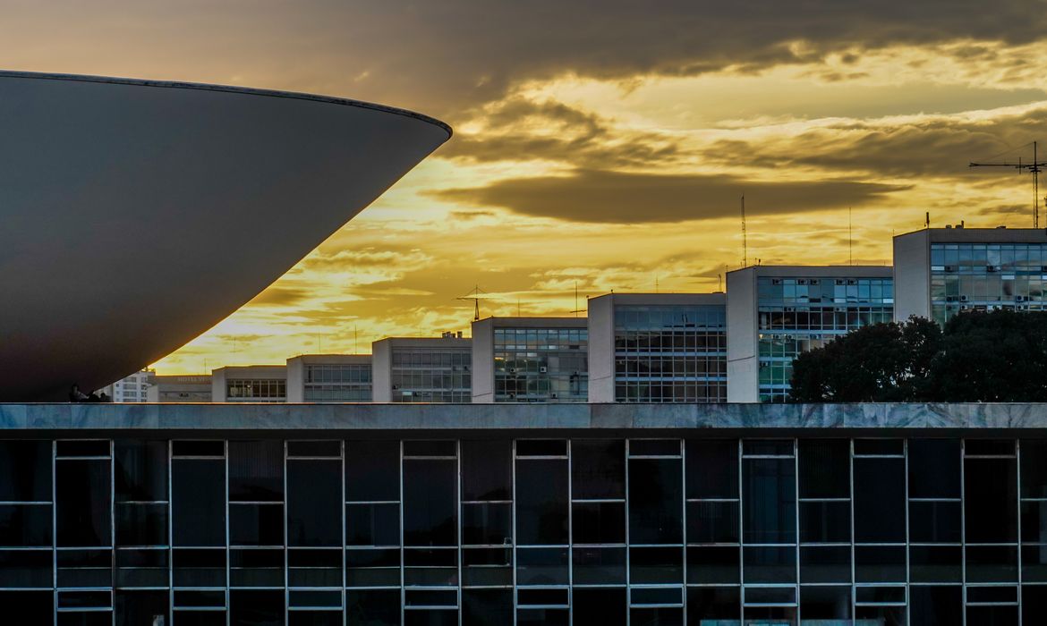 OAB Barro Preto - Congresso entra em recesso com projetos pendentes para o 2º semestre