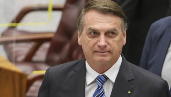 Exército entrega armas de Bolsonaro à PF e informa falta de duas