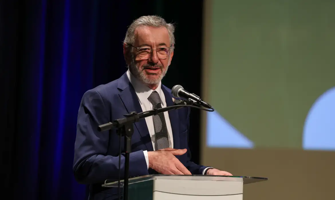 OAB Barro Preto - “Brasil não vai abandonar a mesa”, diz ministro sobre taxação dos EUA
