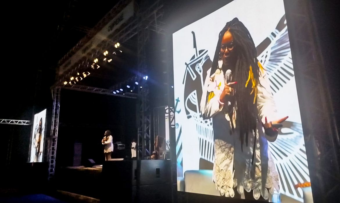OAB Barro Preto - “Racismo foi reduzido a chamar alguém de macaco”, critica escritora