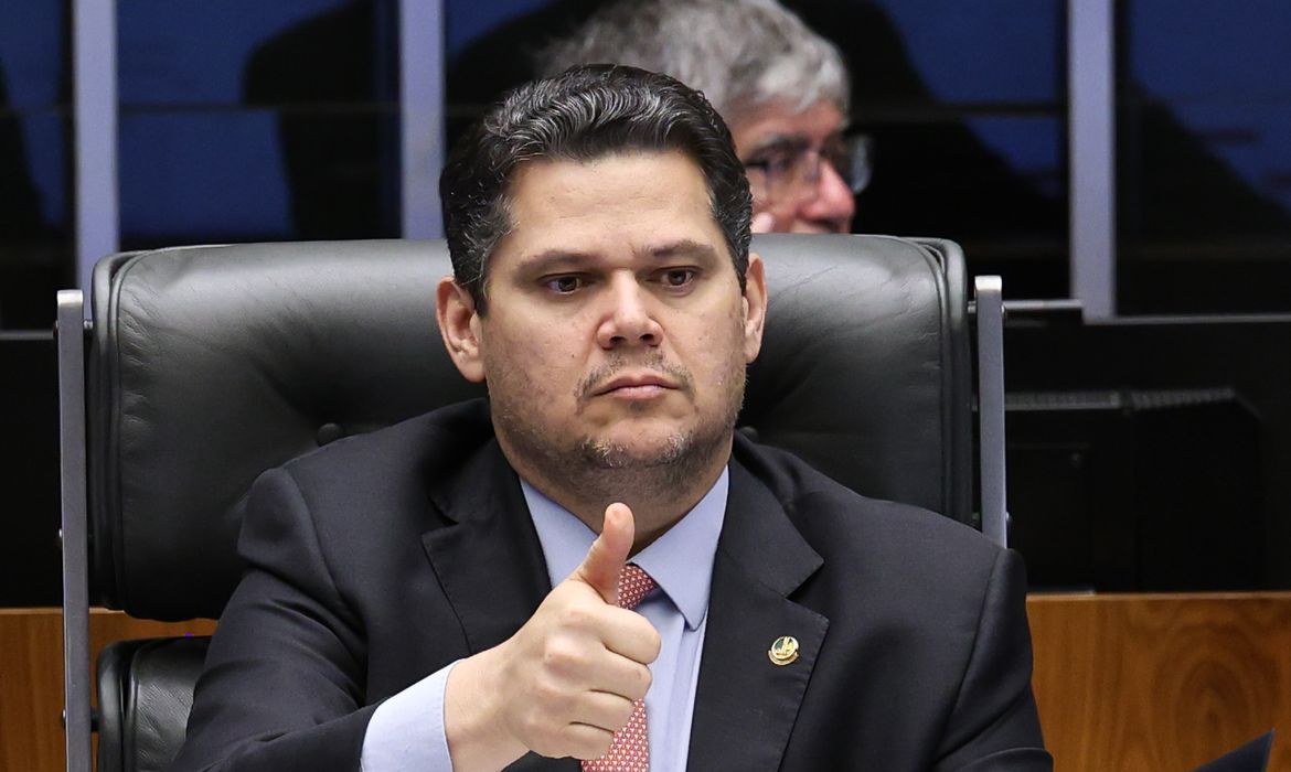 OAB Barro Preto - Alcolumbre destrava PEC do fim da 6×1 após conversas com Lula