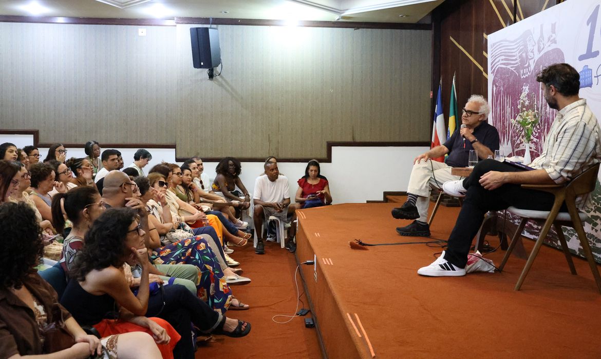 OAB Barro Preto - Memória é fundamental na literatura, diz escritor Milton Hatoum