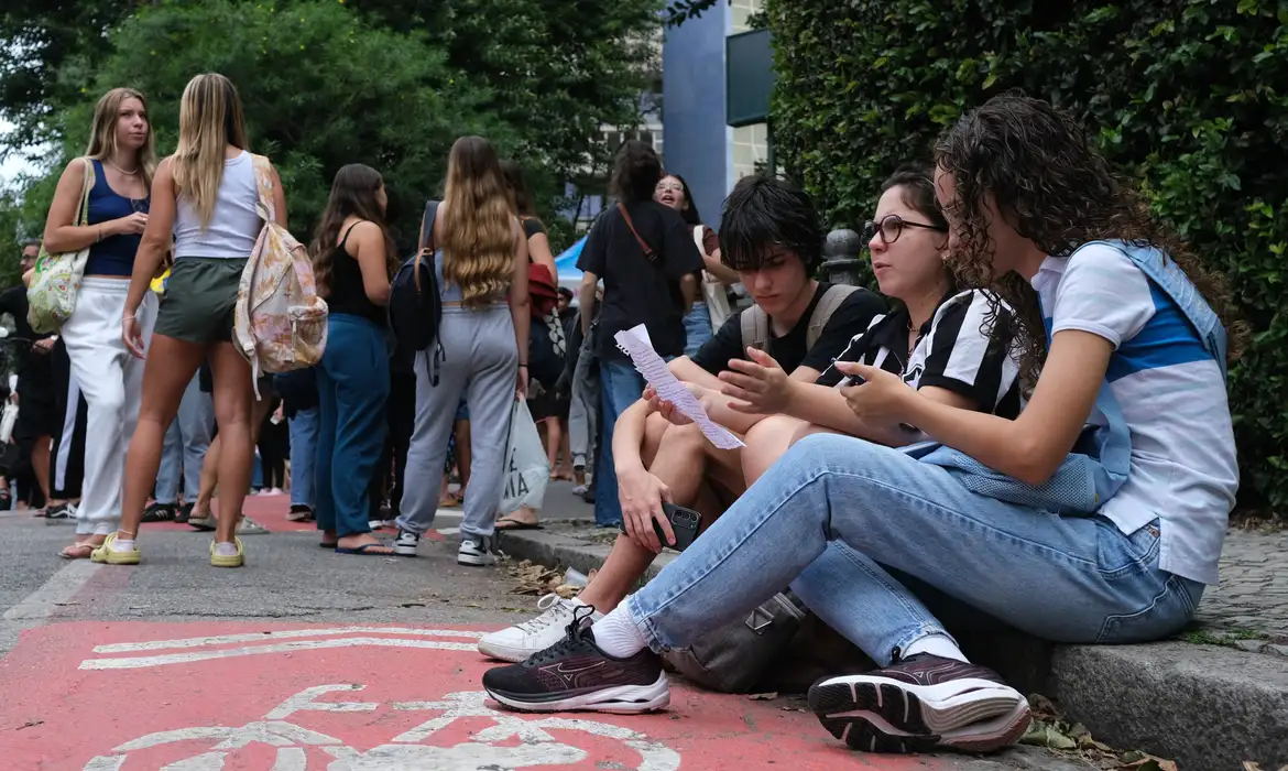 OAB Barro Preto - Saeb 2025: Brasil recupera nível pré-pandemia, mas ainda tem gargalos