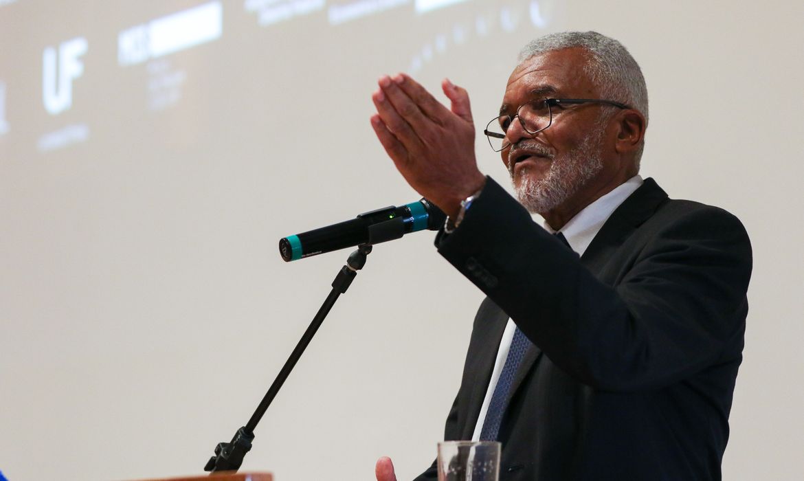 OAB Barro Preto - Busca por profundidade e dinamismo marca 40 anos do Revista Brasil