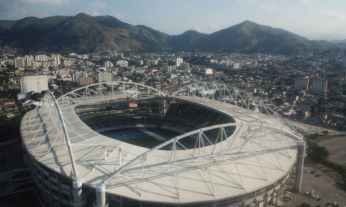 OAB Barro Preto - Ventania no Rio adia Botafogo x Fluminense pelo Brasileirão Feminino