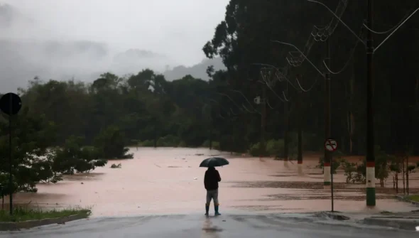 Ciclone extratropical favorece tempestade no Rio Grande do Sul