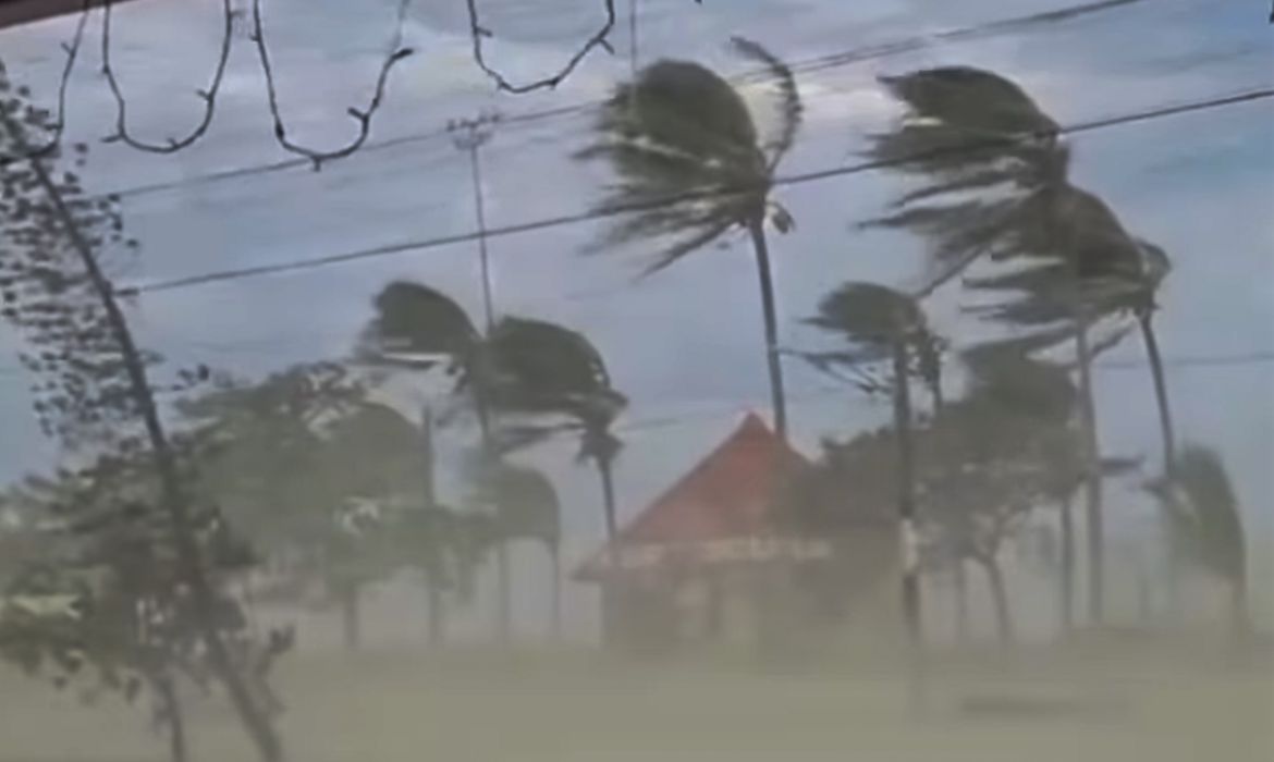 OAB Barro Preto - Cidade de Santos, no litoral de São Paulo, registra ventos de 109 km/h