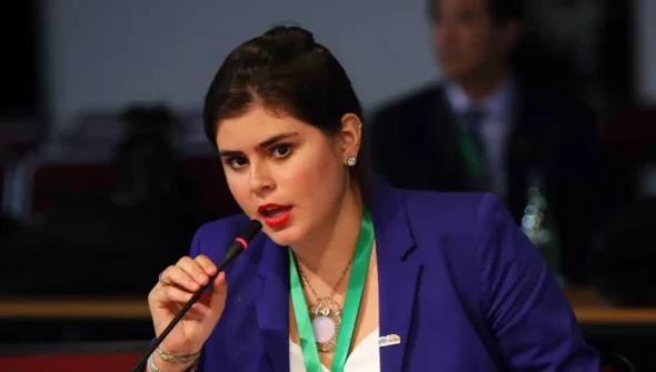 Brasileira defende mais influência dos jovens nas decisões da COP17