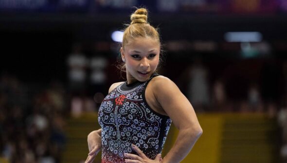 Flávia Saraiva fatura ouro na trave e no solo no Campeonato Brasileiro