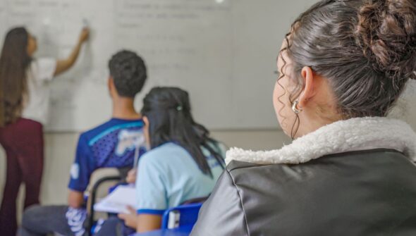 Gravidez reduz oportunidades e autonomia de meninas, mostra pesquisa