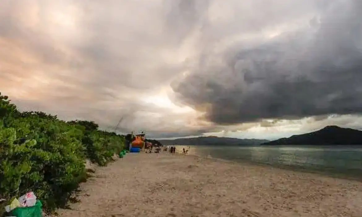 OAB Barro Preto - Sul do país tem alerta de perigo para chuva e ventos intensos