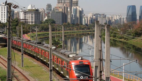 Greve de trens em SP causa congestionamento de mais de 2 mil km 