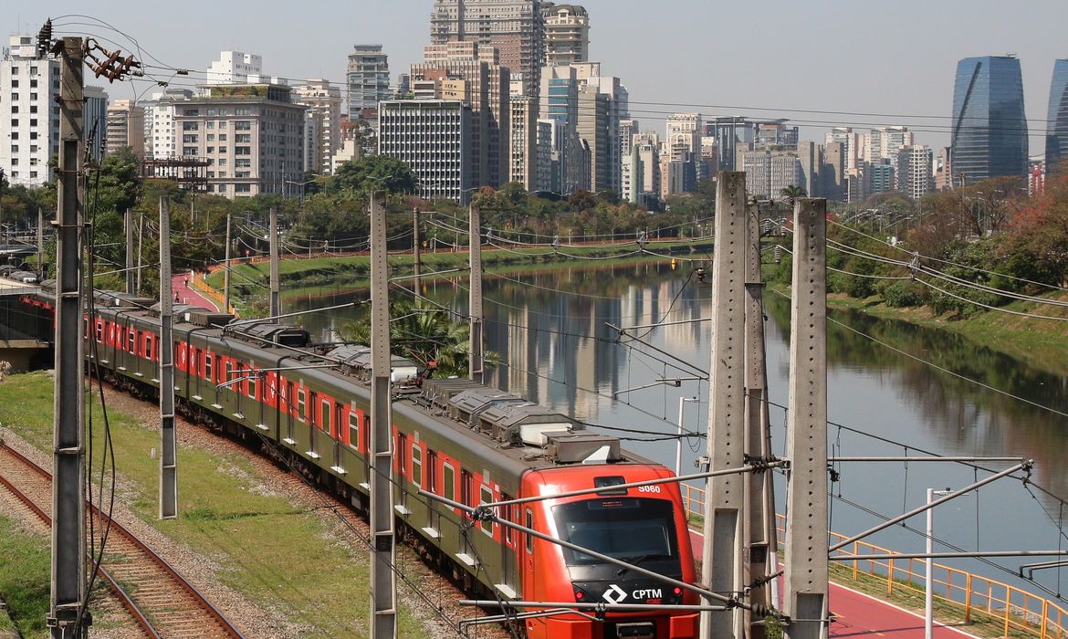 OAB Barro Preto - Greve de trens em SP causa congestionamento de mais de 2 mil km 