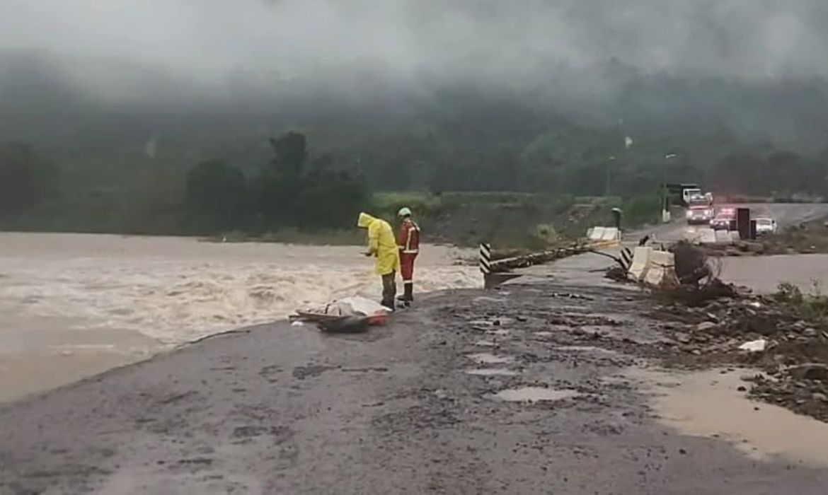 OAB Barro Preto - Rio Grande do Sul inicia semana com alerta para forte tempestade