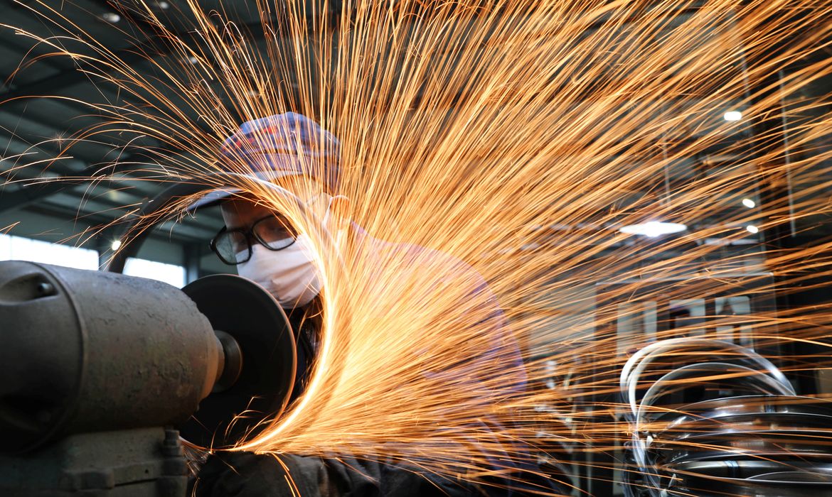 OAB Barro Preto - Produção da indústria brasileira cai 1,8% de maio para junho